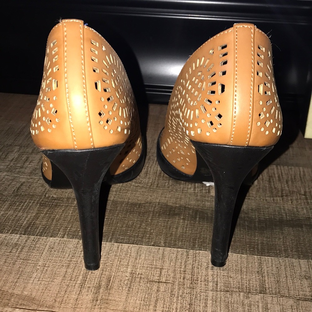 High Heeled Two Colored Bcbgeneration Pumps - image 3